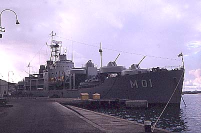 Älvsnabben förtöjd i Willemstad på Curacao, långresan 1977-78.